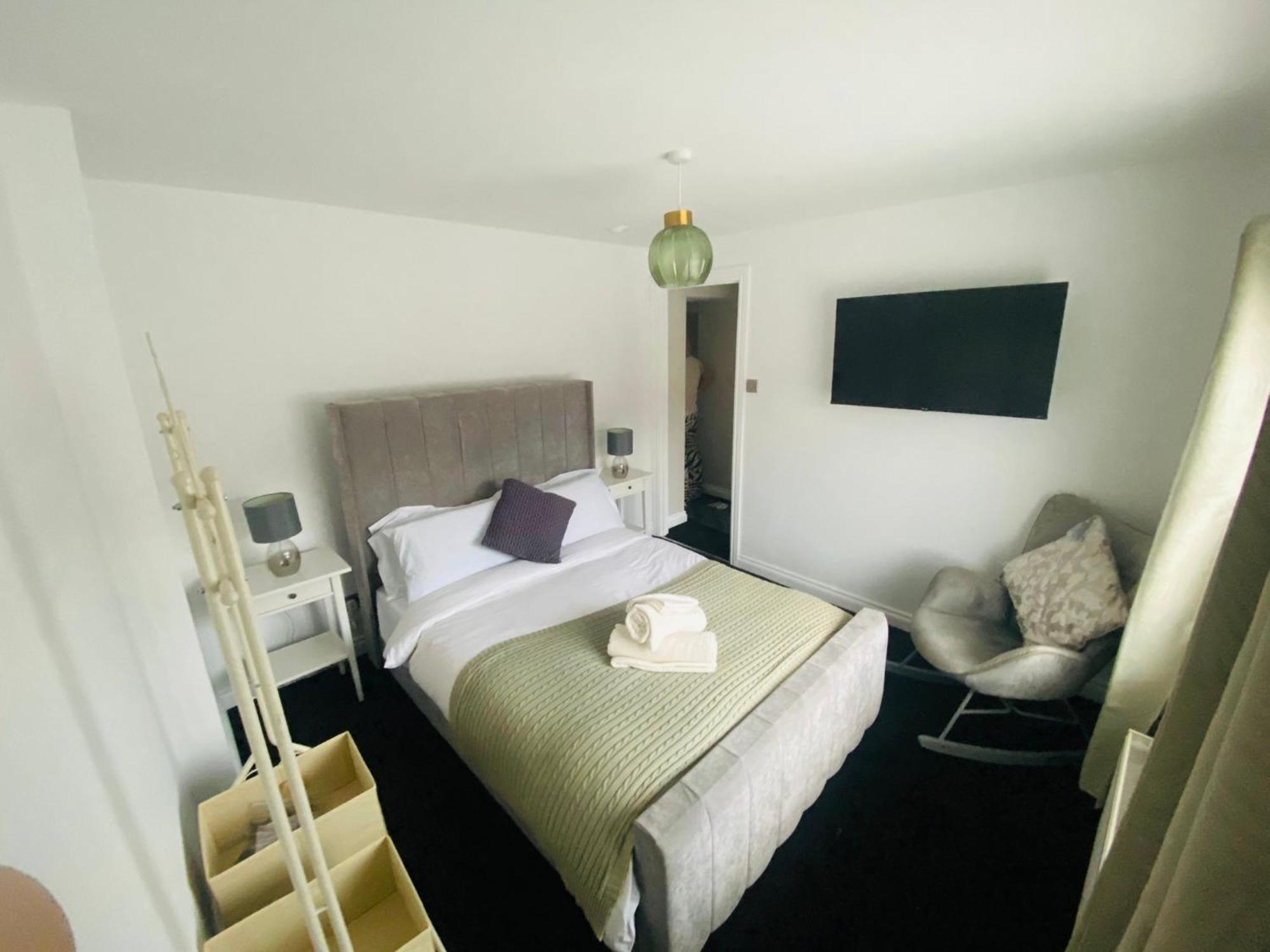 Marine - With Private Hot Tub * Newbiggin-by-the-Sea