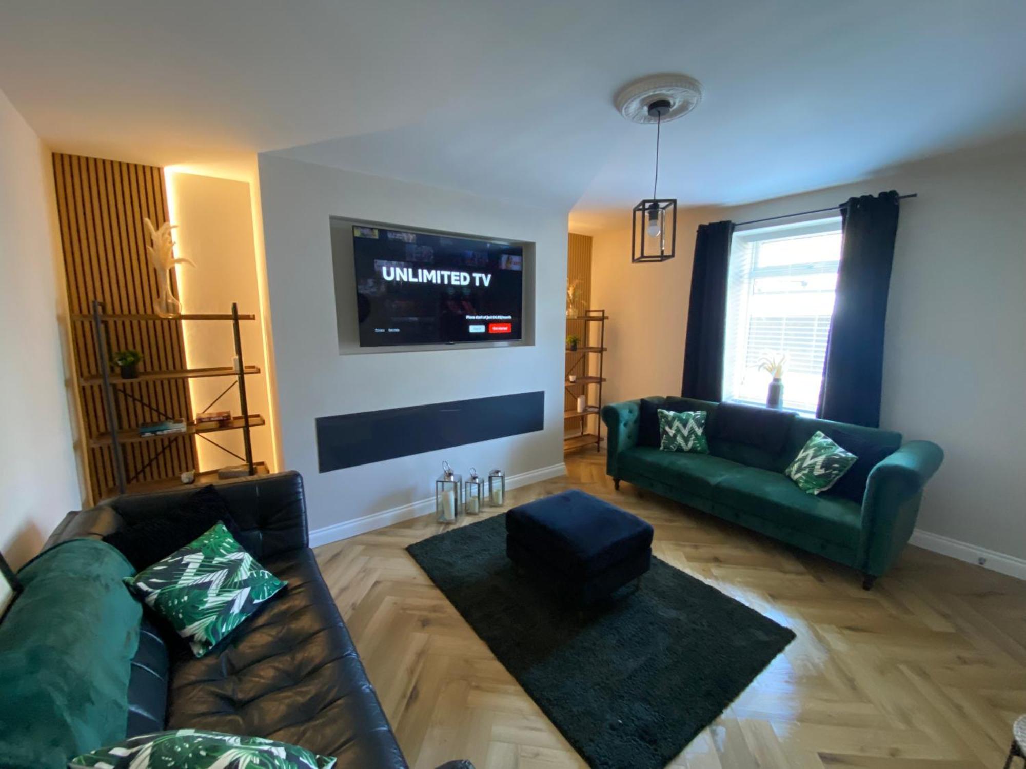 Marine - With Private Hot Tub * Newbiggin-by-the-Sea